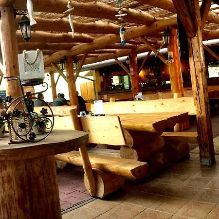 Pensjonat Kometa - Rodinny U Novomlynskych Jezer S Komfortem, Restauraci A Detskou Zonou 3*