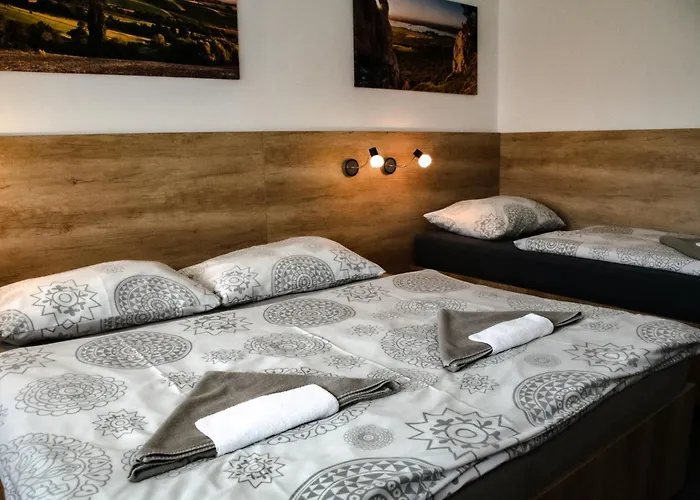 Kometa - Rodinny U Novomlynskych Jezer S Komfortem, Restauraci A Detskou Zonou بيت ضيافة 3*