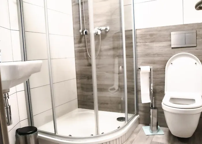Kometa - Rodinny U Novomlynskych Jezer S Komfortem, Restauraci A Detskou Zonou 3*