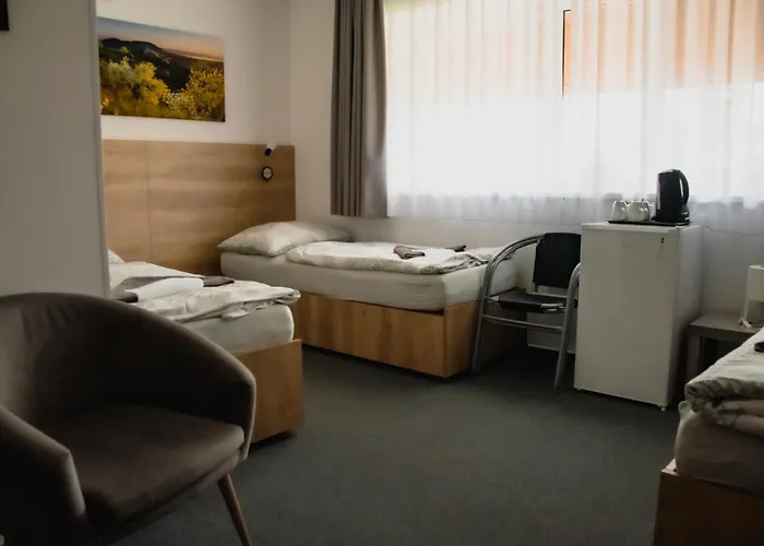 Kometa - Rodinny U Novomlynskych Jezer S Komfortem, Restauraci A Detskou Zonou 3*